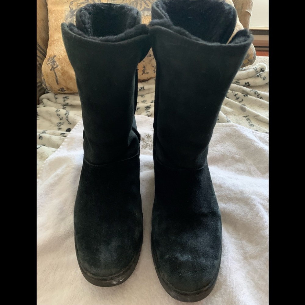 UGG woman’s black boots size 7